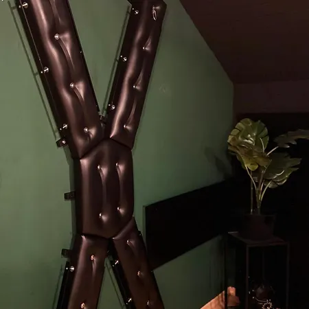 Erwachsenenhotel Bdsm Emotion Mit Privater Sauna Appartamento 4*