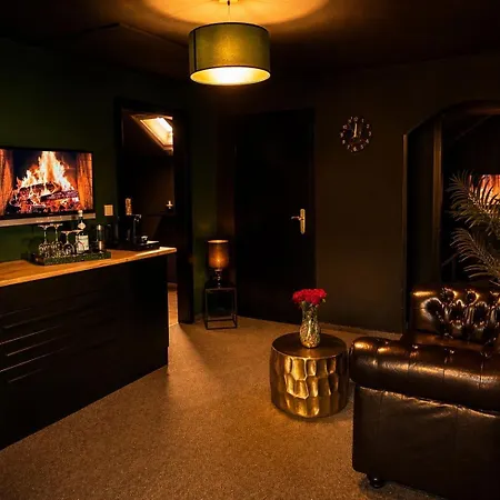 Emotion Apartments- Bdsm Apartment Mit Privater Sauna (Adults Only) *