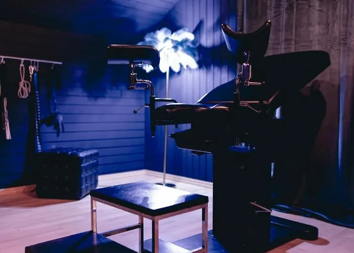 Erwachsenenhotel Bdsm Emotion Mit Privater Sauna Apartamento 4*